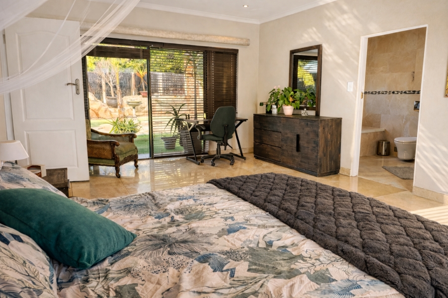 4 Bedroom Property for Sale in Flamingo Vlei Western Cape